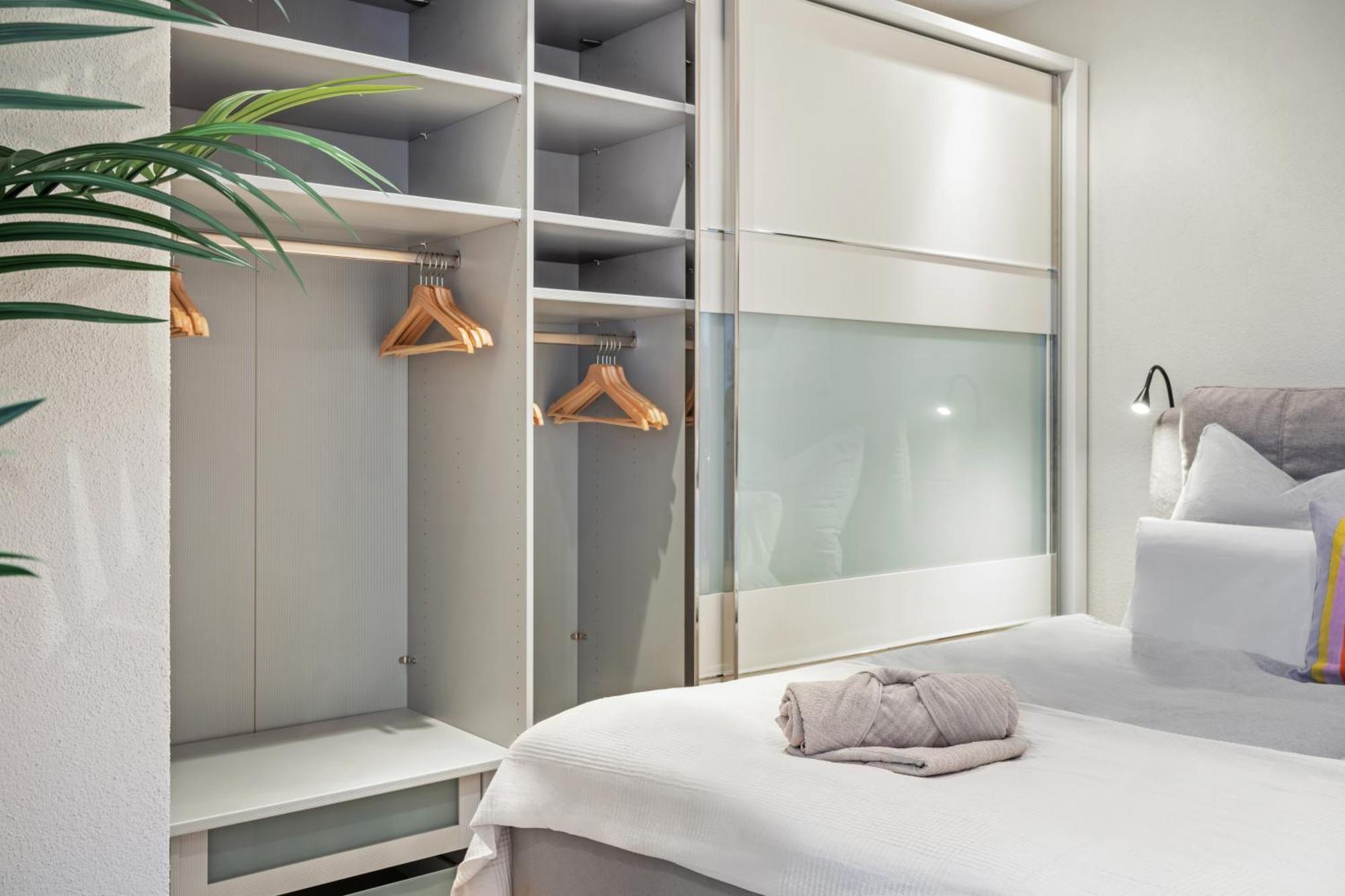 Edler Wohnraum Schwanenteich-Suite Mit Balkon, Kaffeevollautomat, Lift & Parkplatz 츠비카우 외부 사진