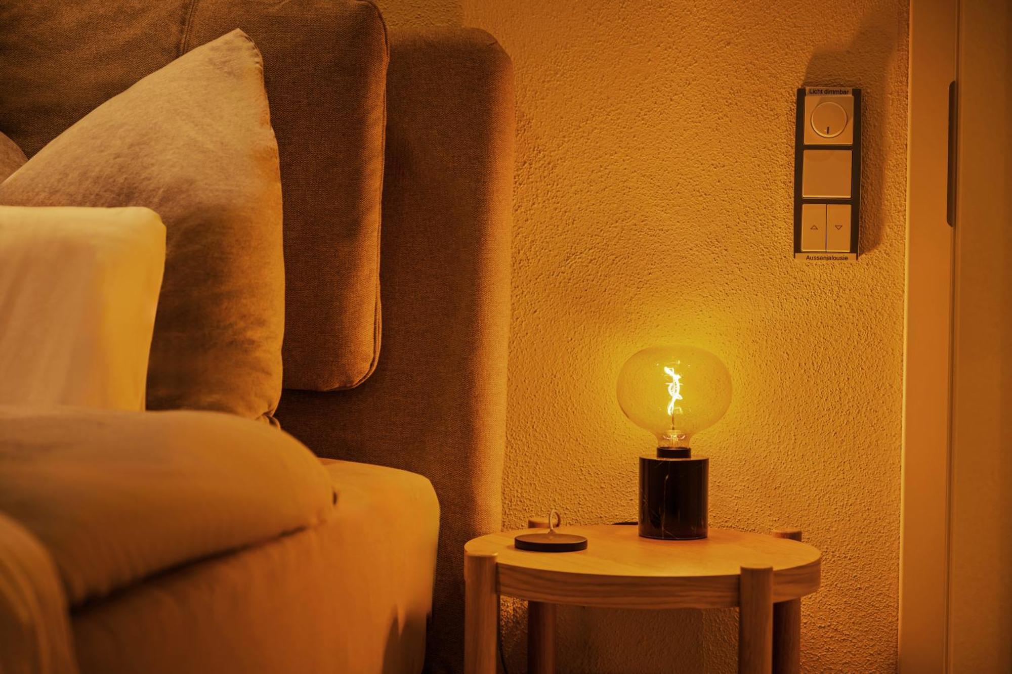 Edler Wohnraum Schwanenteich-Suite Mit Balkon, Kaffeevollautomat, Lift & Parkplatz 츠비카우 외부 사진